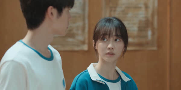 《迎风的青春》第12集剧情深度解析，精彩内容尽在爱奇艺